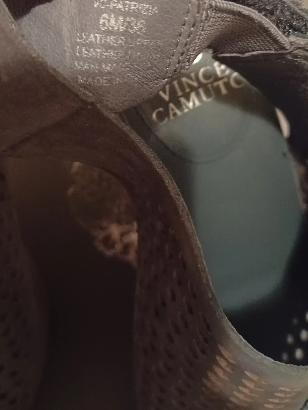 Vince Camuto upper pairs strap